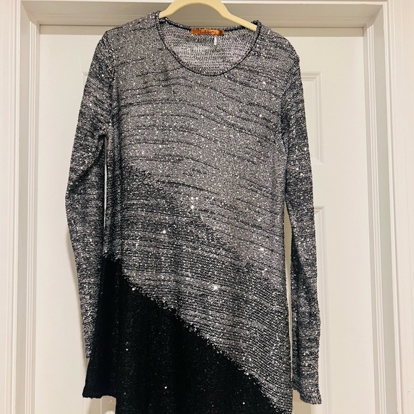 Tops - Sparkling two toned sweater in size large.  Beautiful and like new.